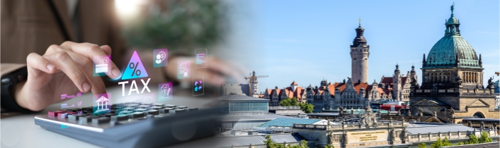 Bild mit dem Blick auf eine Person, die mit einem Taschenrechner steuerliche Rechnungen bearbeitet, und welches in die Sicht auf Leipzig übergeht.