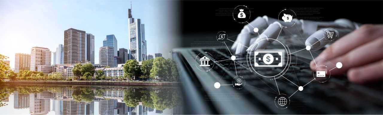 auf der Linken Seite sieht man die Skyline von Frankfurt am Tag auf der Rechten seite zwei hände an einer Tastatur, eine Hand ist menschlich, die andere eine Roboterhand