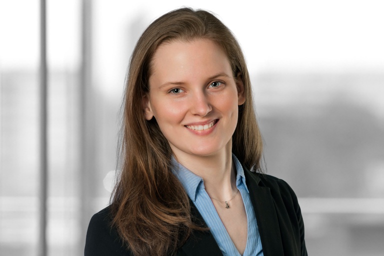 Baker Tilly baut ESG-Beratung im Bankenwesen mit Simone Yuson aus