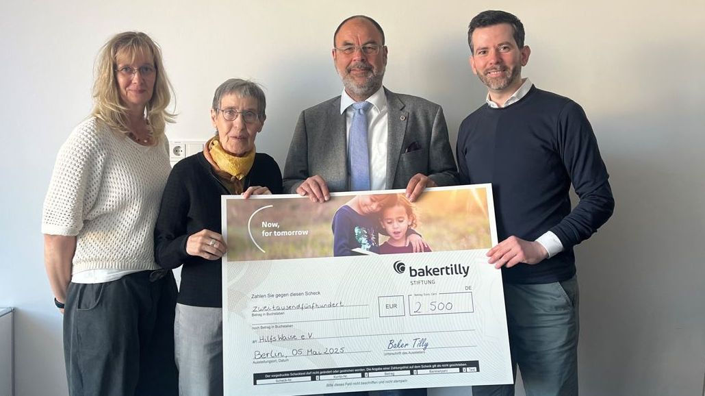 Baker Tilly Stiftung spendet 2.500 Euro an HilfsWaise e.V.