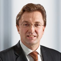  Helmut  Heyer