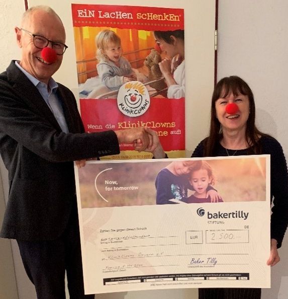 Baker Tilly Stiftung spendet an den Verein „KlinikClowns Bayern e.V.“