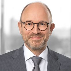 Dr. Franz  Bielefeld