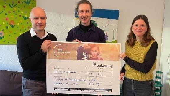 Baker Tilly Stiftung unterstützt den Kinder- und Jugendhospizdienst CLARA mit 2.500 Euro