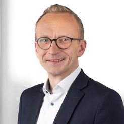  Lars  Lesser