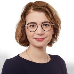 Dr. Gertraud  Bauer