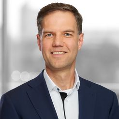  Matthias  Chuchra, LL.M. (com.)