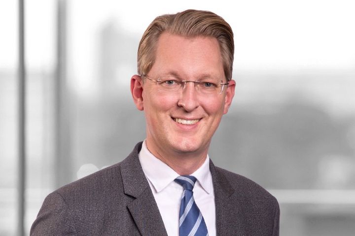 Dr. Christian Teuber