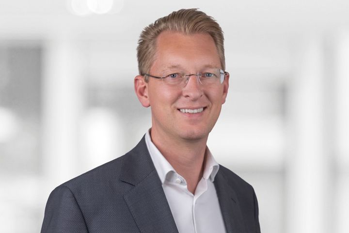 Dr. Christian Teuber