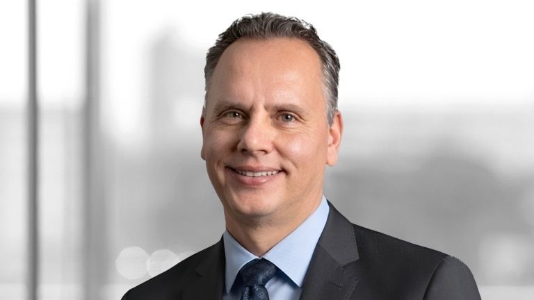 Baker Tilly baut Arbeitsrechtspraxis mit Dr. Theofanis Tacou aus 