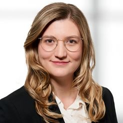  Karolina  Kuhn