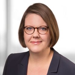  Julia  Menke