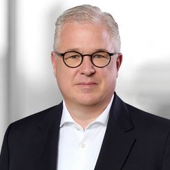  Michael  Esser